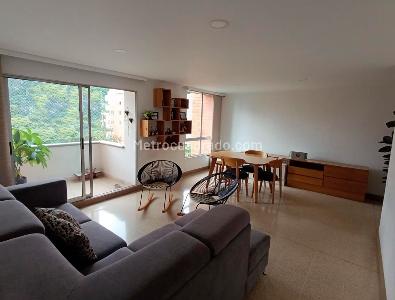 Apartamento de 3 alcobas en venta en El Diamante No. 2, Medellín, 125 m² · foto 2 de 10