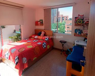 Apartamento de 3 alcobas en venta en El Diamante No. 2, Medellín, 125 m² · foto 7 de 10