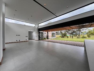 Casa de 4 alcobas en venta en Llanogrande, Rionegro · foto 2 de 19