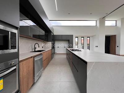 Casa de 4 alcobas en venta en Llanogrande, Rionegro · foto 4 de 19