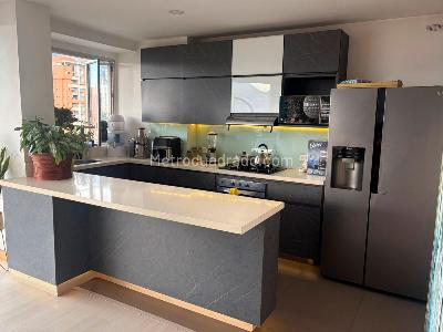 Apartamento en venta en El Poblado, Medellín · foto 3 de 10