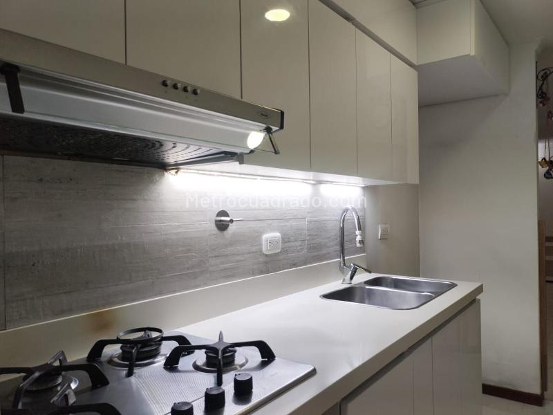 Modern 2BR Apartment with Pool in El Poblado - 6