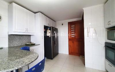 Apartamento en venta en El Poblado, Medellín · foto 7 de 15