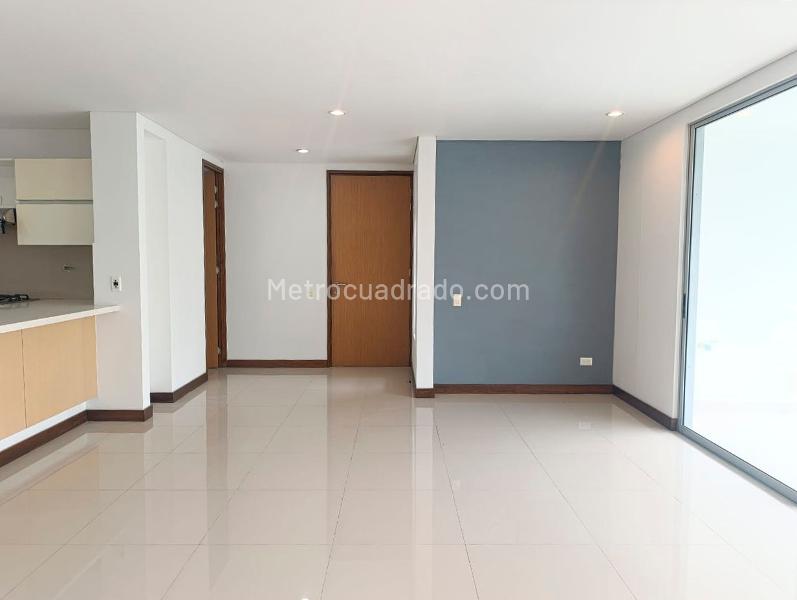 Apartamento Moderno de 2 Alcobas con Sala de TV en El Poblado - 2