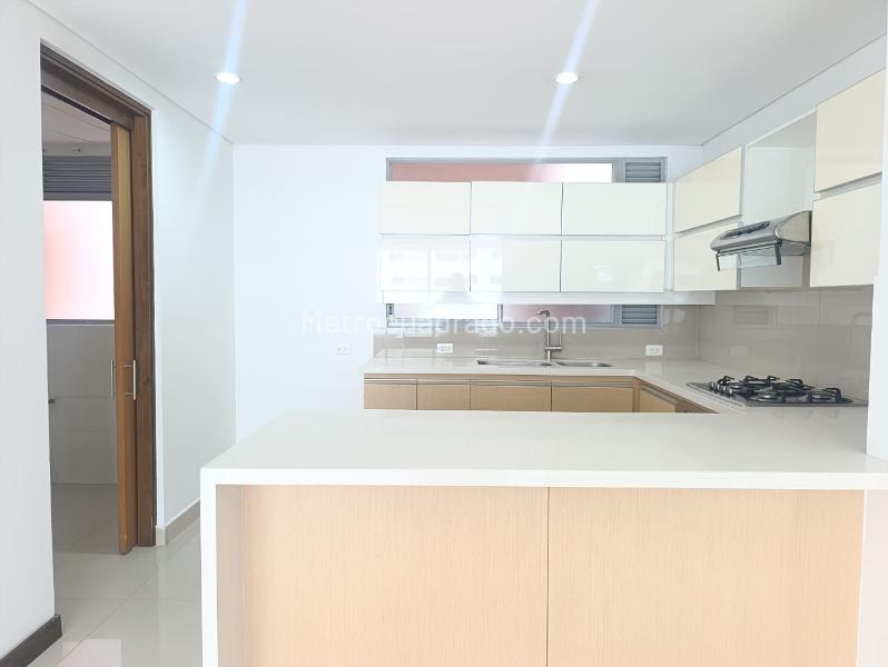 Apartamento Moderno de 2 Alcobas con Sala de TV en El Poblado - 7