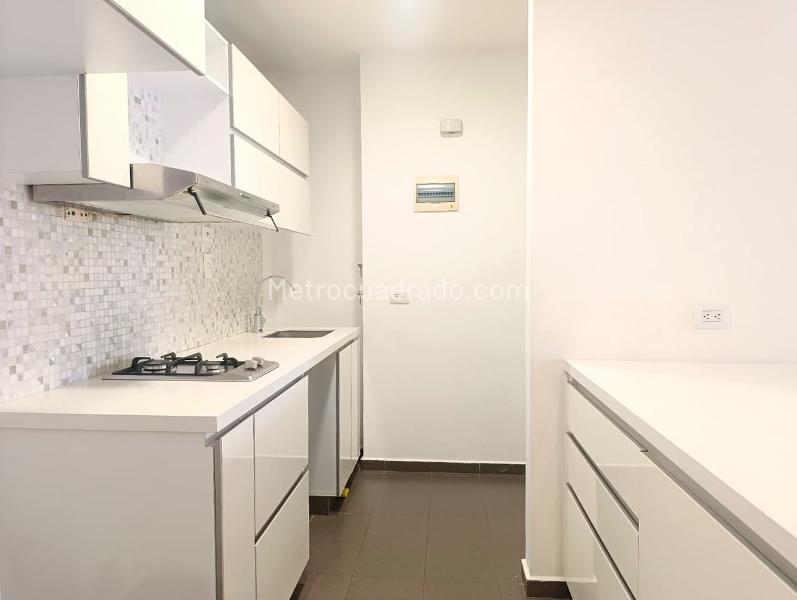 Cozy 1BR Studio with Balcony in El Poblado - 8