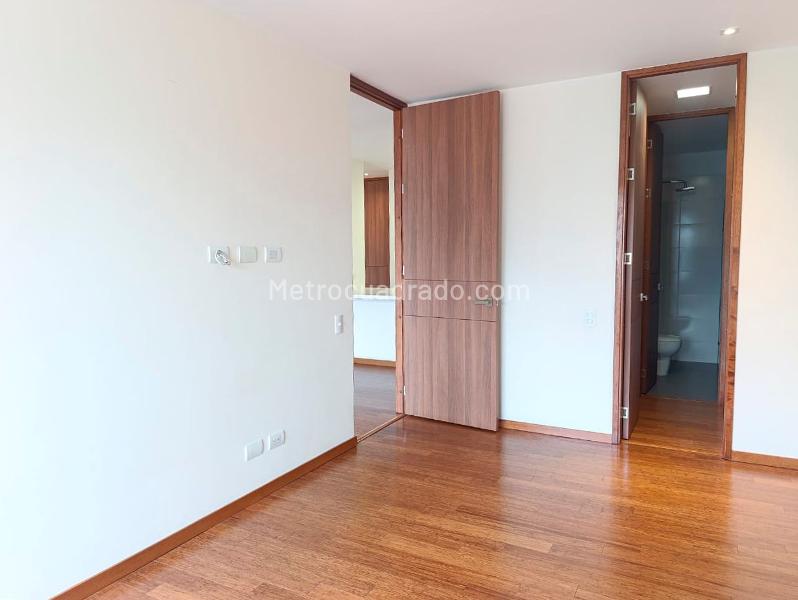 Cozy 1BR Studio with Balcony in El Poblado - 9
