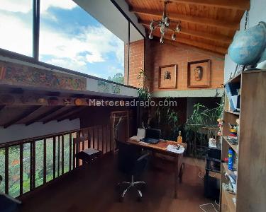 Casa de 3 alcobas en venta en El Poblado, Medellín, 245 m² · foto 9 de 14