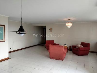 Apartamento de 4 alcobas en venta en El Poblado, Medellín, 198 m² · foto 3 de 18