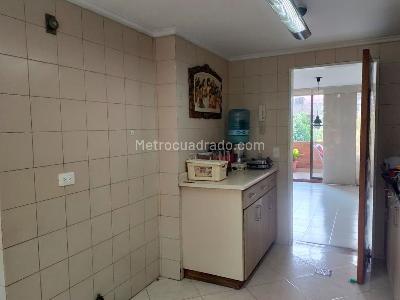 Apartamento de 4 alcobas en venta en El Poblado, Medellín, 198 m² · foto 6 de 18