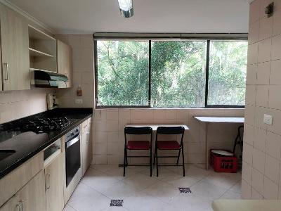 Apartamento de 4 alcobas en venta en El Poblado, Medellín, 198 m² · foto 7 de 18