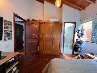Casa de 3 alcobas en venta en El Poblado, Medellín, 310 m² · foto 12 de 19