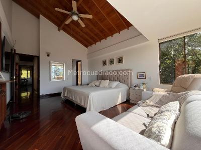 Casa de 3 alcobas en venta en El Poblado, Medellín, 310 m² · foto 14 de 19