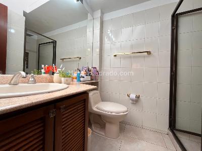 Casa de 3 alcobas en venta en El Poblado, Medellín, 310 m² · foto 16 de 19
