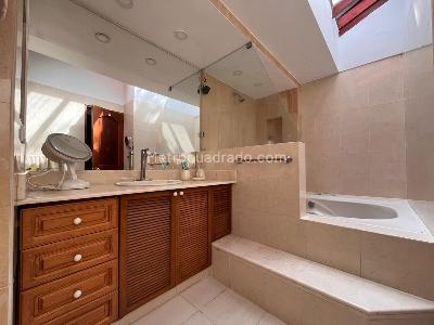 Casa de 3 alcobas en venta en El Poblado, Medellín, 310 m² · foto 17 de 19