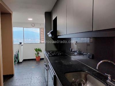 Apartamento de 2 alcobas en arriendo en La Florida, Medellín, 126 m² · foto 4 de 12