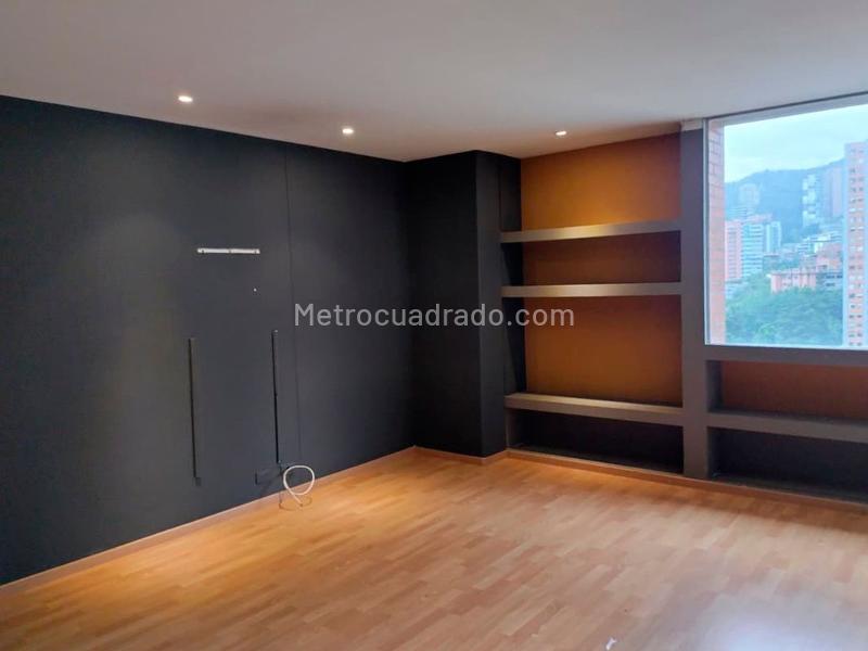 2BR Apartment with Balcony in El Poblado - 6