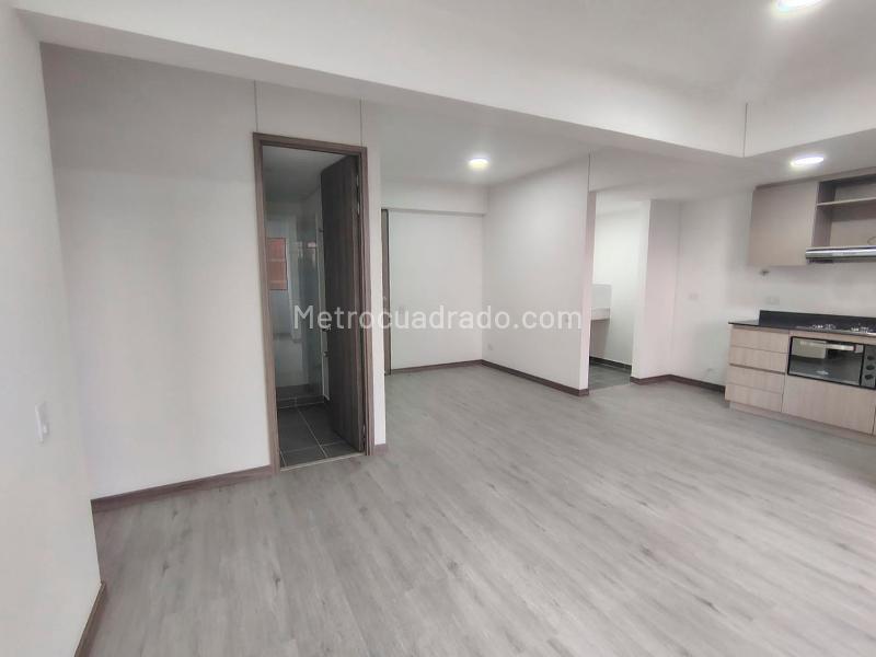 Apartamento de 2 Alcobas con Estudio y Balcón en El Poblado - 4