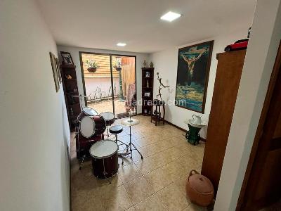 Casa de 3 alcobas en venta en Envigado, Envigado, 250 m² · foto 11 de 14