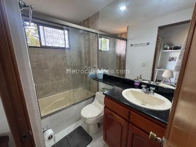 Casa de 3 alcobas en venta en Envigado, Envigado, 250 m² · foto 13 de 14