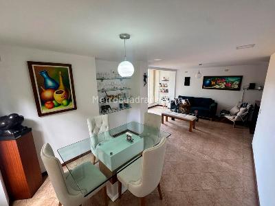 Casa de 3 alcobas en venta en Envigado, Envigado, 250 m² · foto 2 de 14