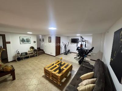 Casa de 3 alcobas en venta en Envigado, Envigado, 250 m² · foto 4 de 14
