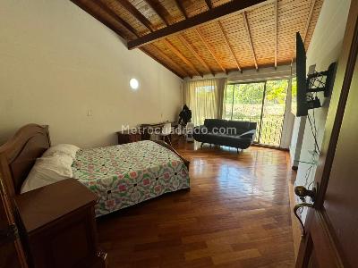 Casa de 3 alcobas en venta en Envigado, Envigado, 250 m² · foto 8 de 14