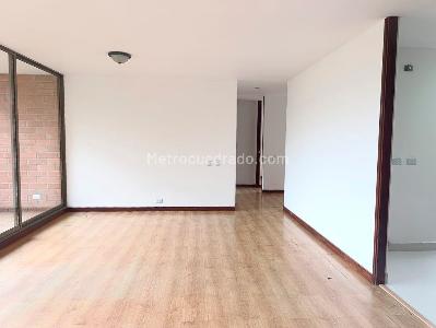 Apartamento de 2 alcobas en venta en El Poblado, Medellín, 106 m² · foto 4 de 18