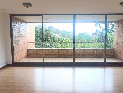 Apartamento de 2 alcobas en venta en El Poblado, Medellín, 106 m² · foto 5 de 18