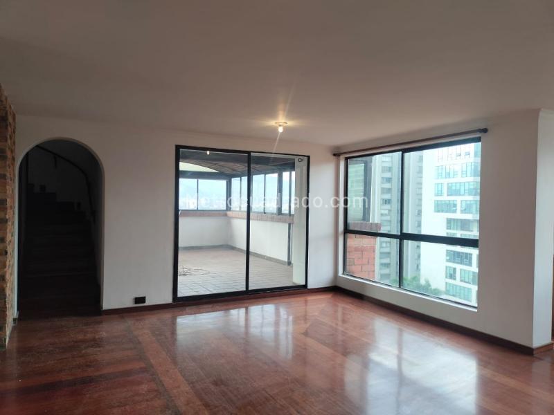 2BR Duplex Apartment in El Poblado with Jacuzzi
