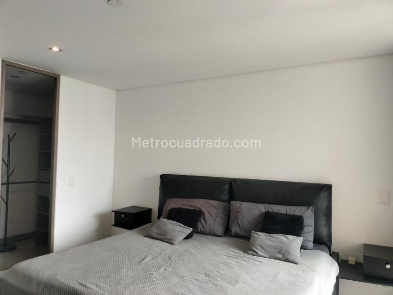 Furnished 3BR Apartment with Balconies in El Poblado - 9