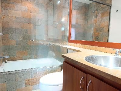 Apartamento de 2 alcobas en arriendo en Los Balsos, Medellín, 118 m² · foto 17 de 20
