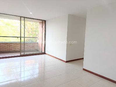 Apartamento de 3 alcobas en arriendo en Los Balsos, Medellín, 90 m² · foto 4 de 17
