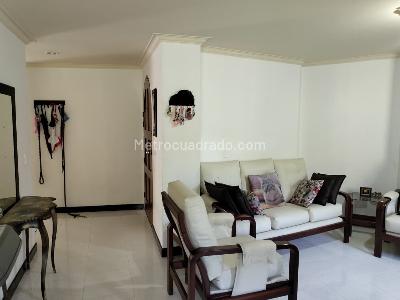 Apartamento de 3 alcobas en venta en El Poblado, Medellín, 100 m² · foto 2 de 19