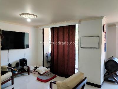 Apartamento de 3 alcobas en venta en El Poblado, Medellín, 100 m² · foto 3 de 19