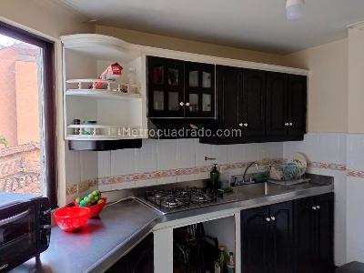 Apartamento de 3 alcobas en venta en El Poblado, Medellín, 100 m² · foto 5 de 19