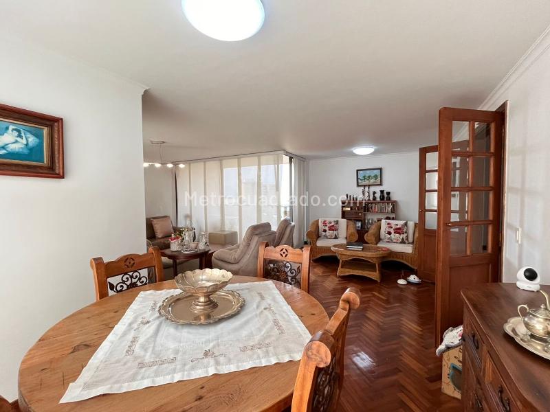 Apartamento Tranquilo de 3 Alcobas con Balcón en El Poblado - 5