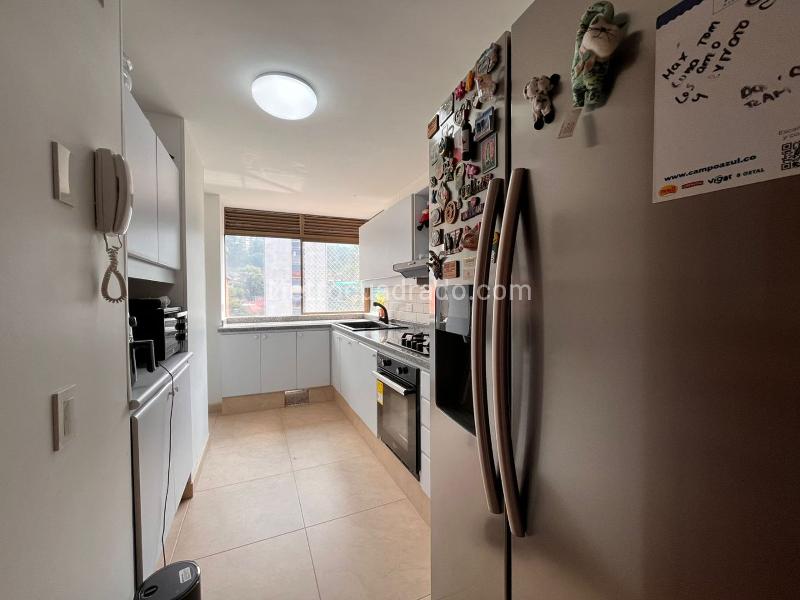 Apartamento Tranquilo de 3 Alcobas con Balcón en El Poblado - 7