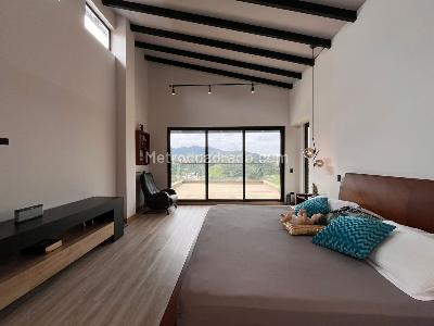 Casa de 4 alcobas en venta en Envigado, Envigado · foto 15 de 19