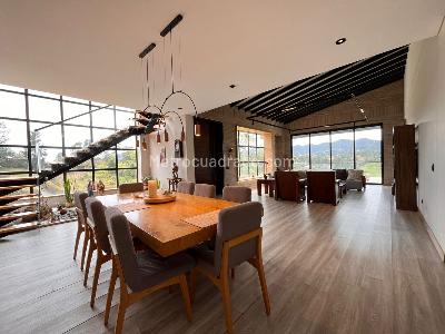 Casa de 4 alcobas en venta en Envigado, Envigado · foto 4 de 19