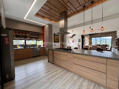 Casa de 4 alcobas en venta en Envigado, Envigado · foto 6 de 19