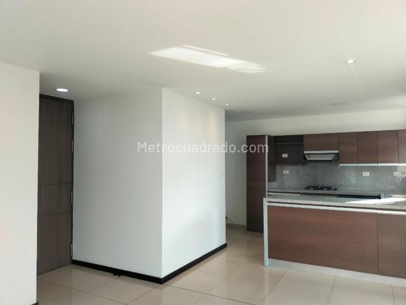 3BR Apartment in El Poblado Closed Unit with Amenities - 3