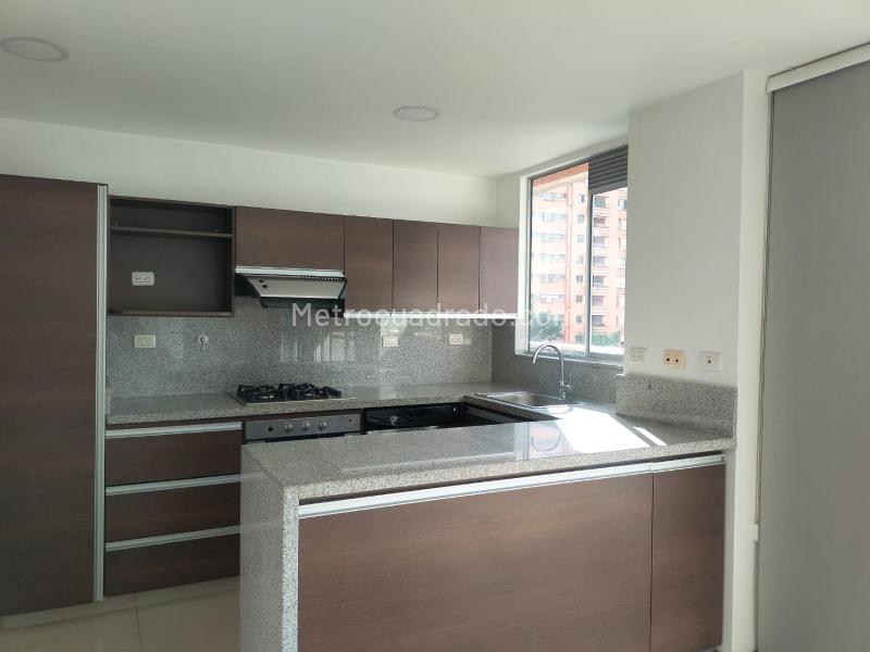 3BR Apartment in El Poblado Closed Unit with Amenities - 4