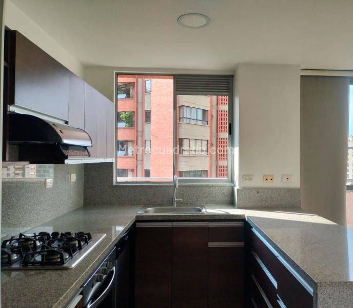 3BR Apartment in El Poblado Closed Unit with Amenities - 7