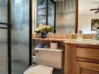 Apartamento de 4 alcobas en venta en El Poblado, Medellín, 230 m² · foto 17 de 19