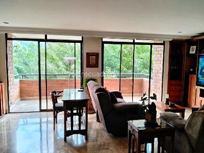 Apartamento de 4 alcobas en venta en El Poblado, Medellín, 230 m² · foto 2 de 19