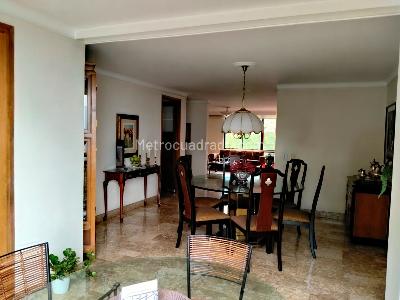 Apartamento de 4 alcobas en venta en El Poblado, Medellín, 230 m² · foto 4 de 19