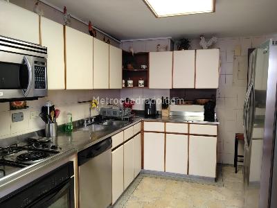 Apartamento de 4 alcobas en venta en El Poblado, Medellín, 230 m² · foto 6 de 19