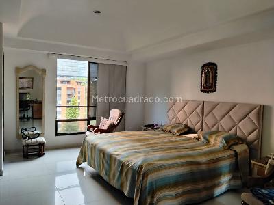 Apartamento de 3 alcobas en venta en El Poblado, Medellín, 168 m² · foto 13 de 19