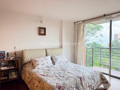 Apartamento de 2 alcobas en arriendo en Los Balsos, Medellín, 97 m² · foto 13 de 18